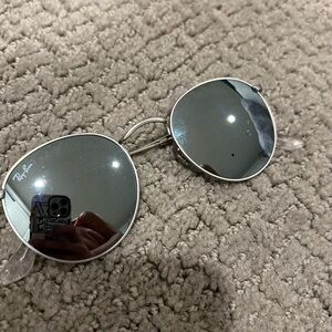 Round Silver Raybans